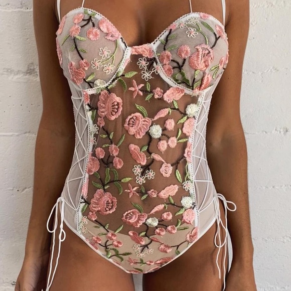 Transparent Spaghetti Straps Floral Lace Bodysuit - Picture 2 of 8